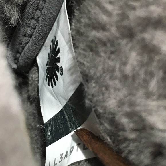 UGG BUTTE II CWR SNOW BOOTS -METAL GRAY WATERPROOF LEATHER -KIDS US 4 -NEW - Picture 7 of 11